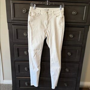 Amazon Essentials Women's White Skinny  Jeans